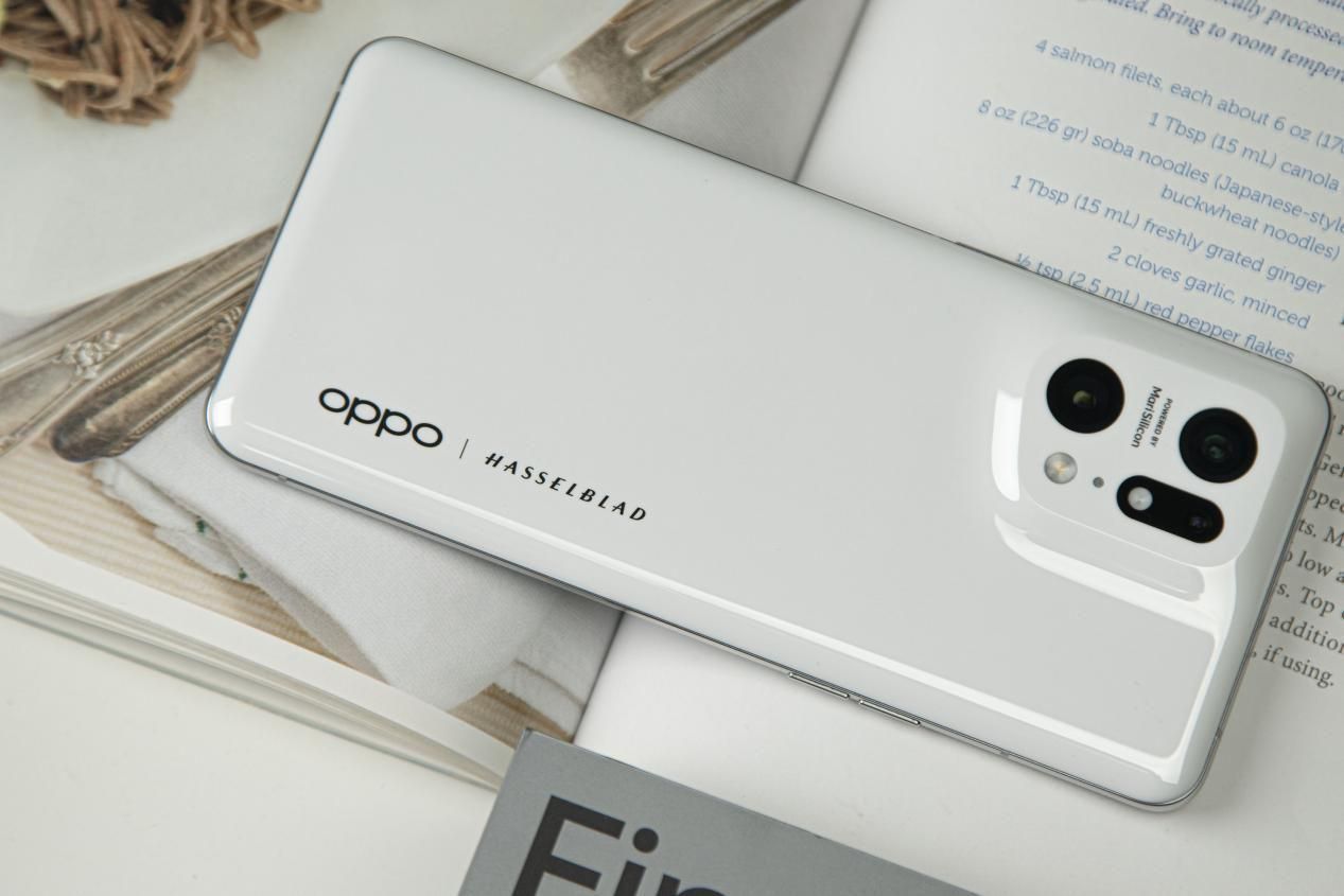 OPPO Find X6 系列信息曝光 安兔兔超120万分 影像表现碉堡