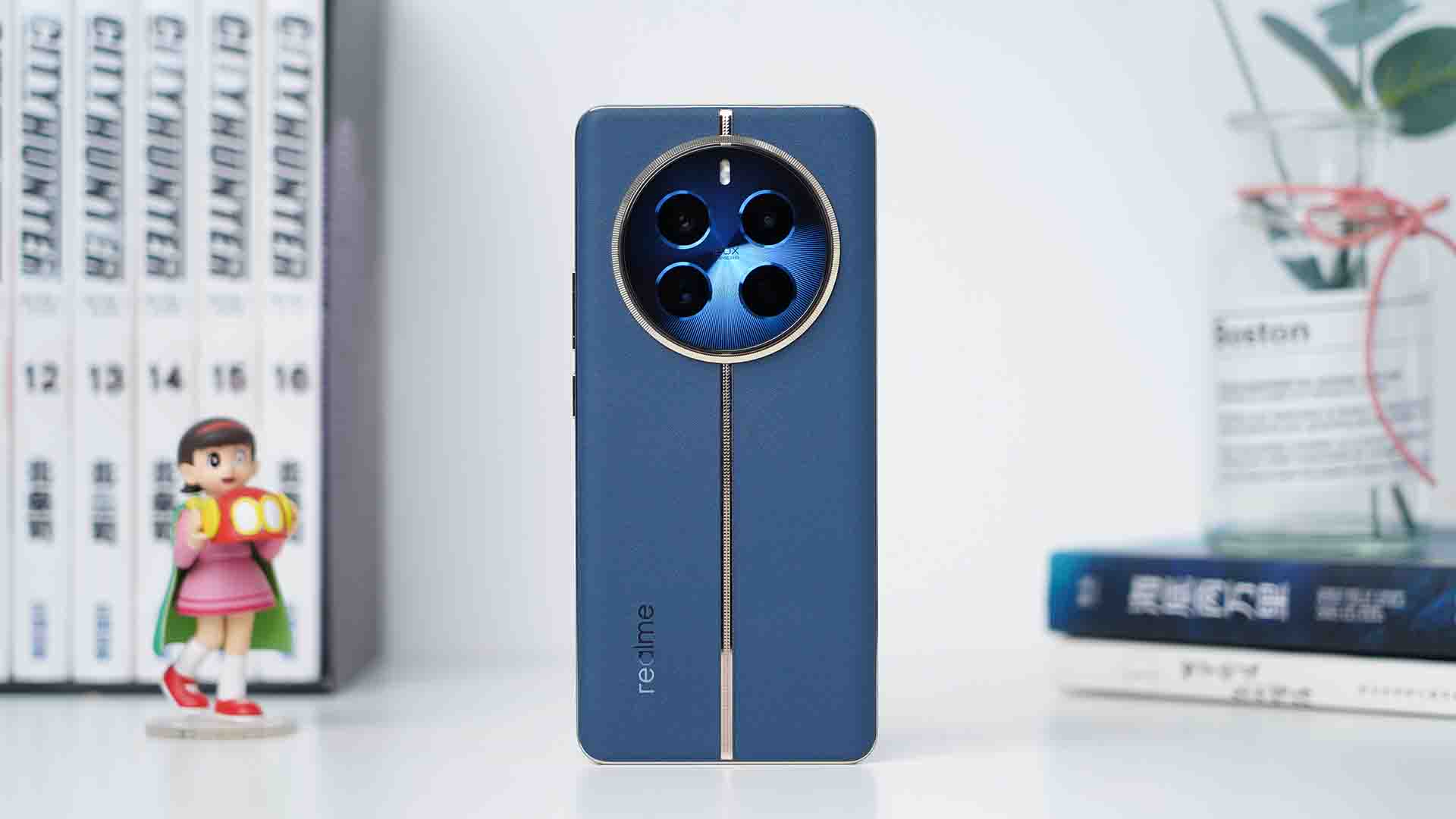 中端咋了？满足不了你？真我12 Pro+首发评测：旗舰潜望长焦+奢表品质