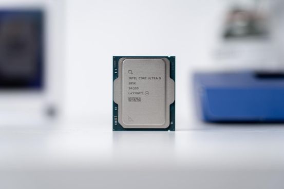 英特尔酷睿Ultra9 285K首发评测：一半功耗战平14900K？
