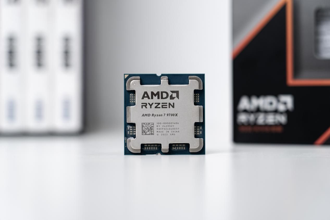 放开手脚的AMD锐龙7 9700X更值得买了？游戏场景14700K对比实测