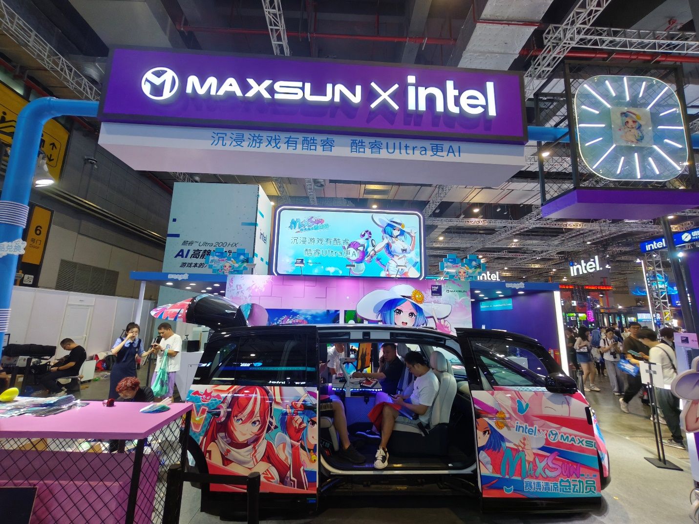 铭瑄产品家族亮相Bilibili World 2025，锐炫B580显卡、Z890/B860M主板、四卡AI工作站齐登场