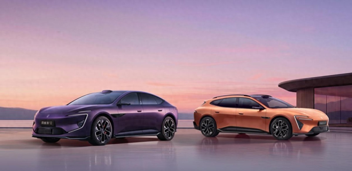 25-50万级轿车市场再添强手！新阿维塔12上市、阿维塔06T开启预售